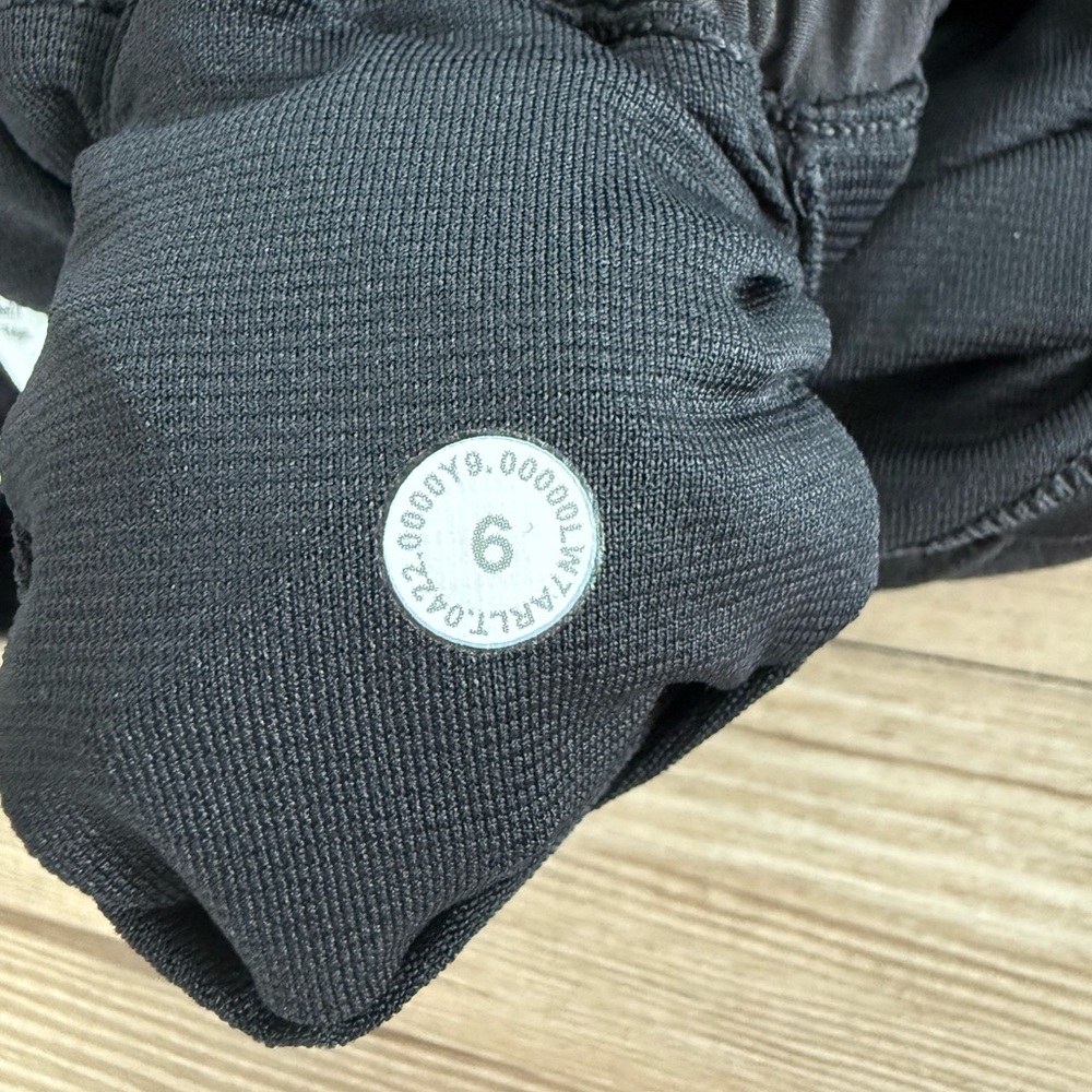 NWT Lululemon Hotty Hot Low Rise Short 4” Lined Size 6 Black LW7ARLT NEW Running - Picture 14 of 14